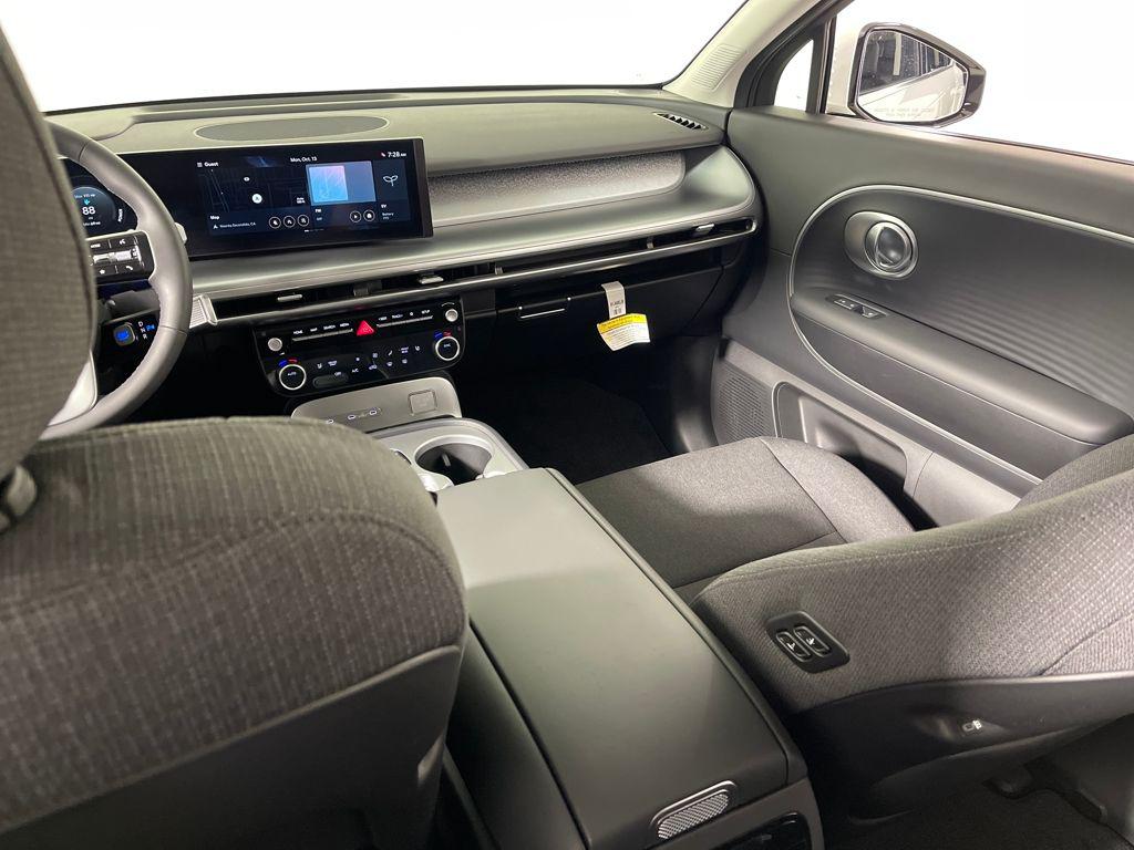 2026 Hyundai IONIQ 9 SE - Photo 17