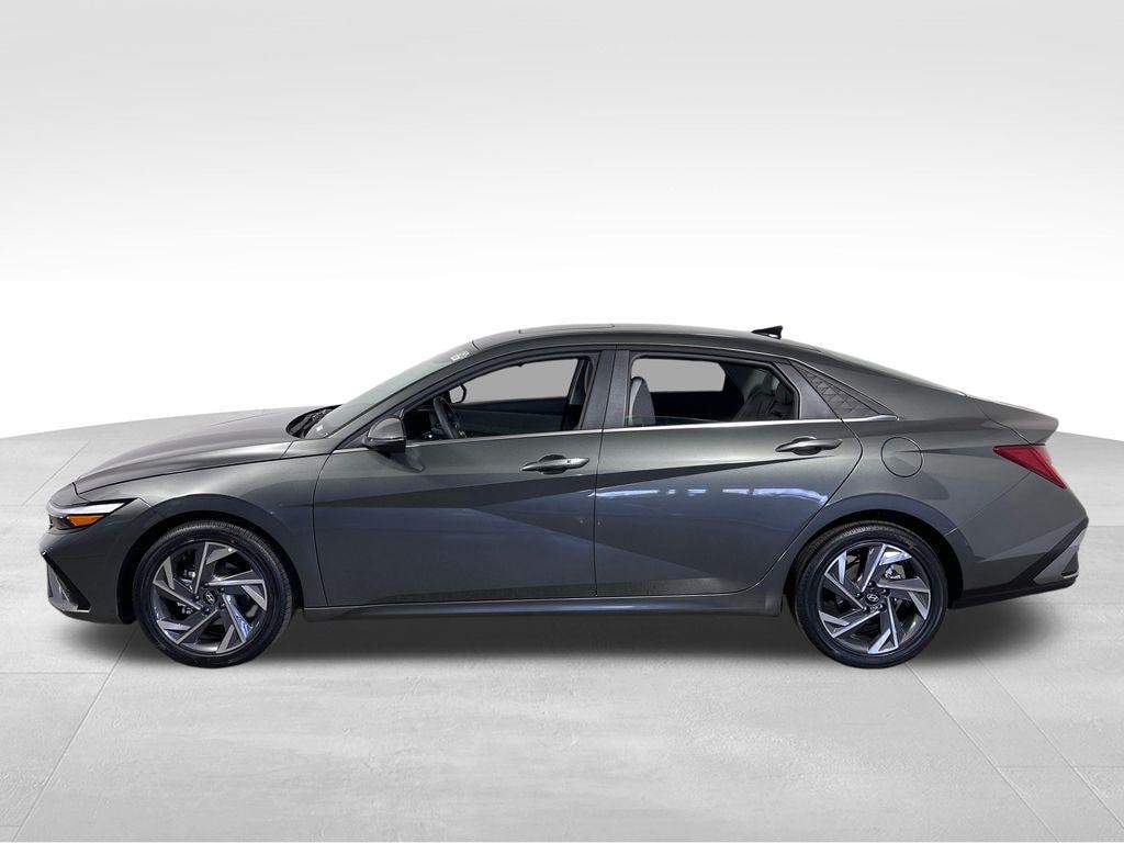 New 2026 Hyundai Elantra Limited Sedan