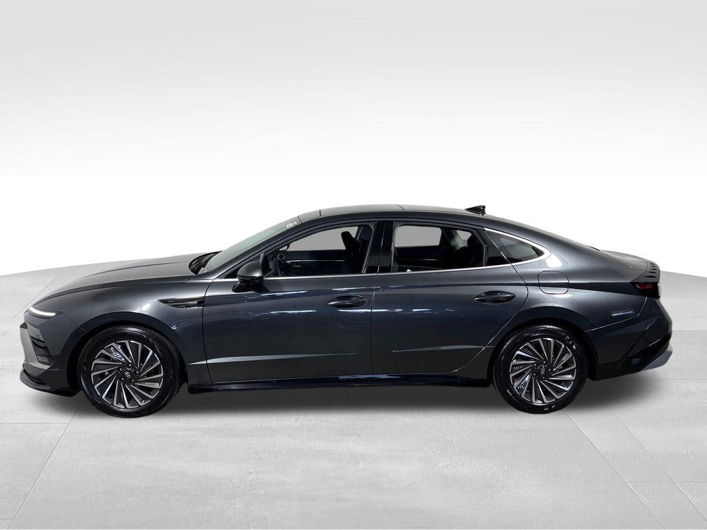 New 2026 Hyundai Sonata Hybrid SEL Sedan
