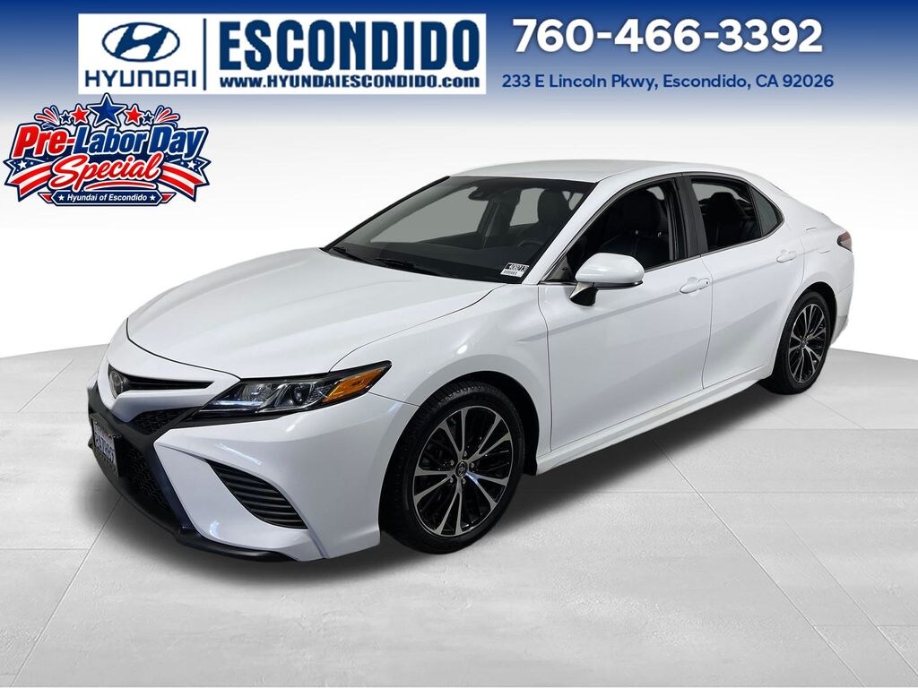 Used 2018 Toyota Camry SE Sedan