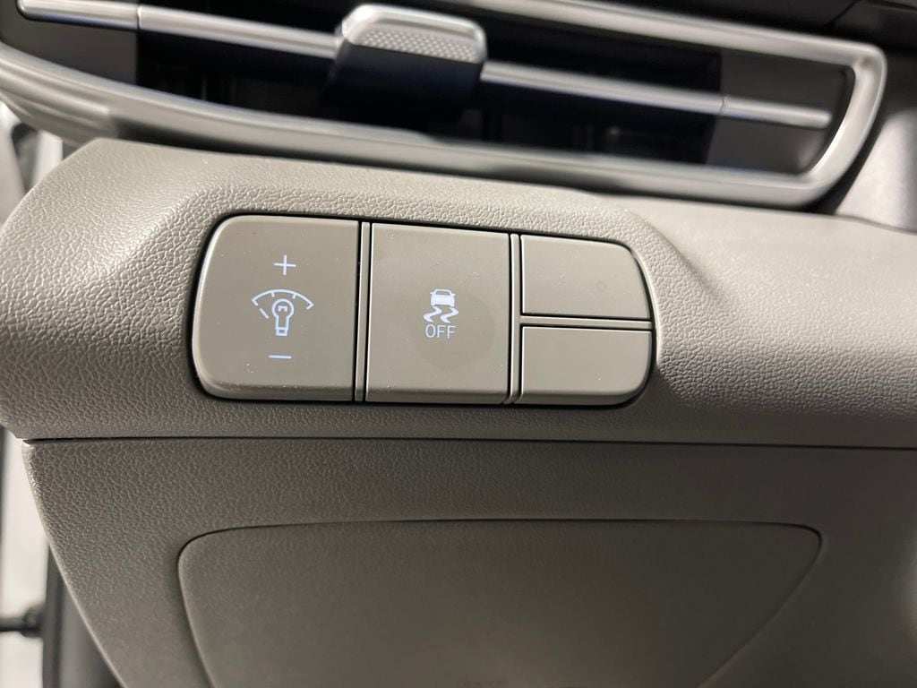 2025 Hyundai Elantra SEL - Photo 30