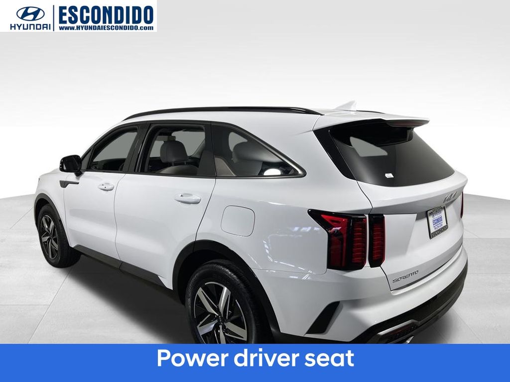 2023 Kia Sorento S photo 3