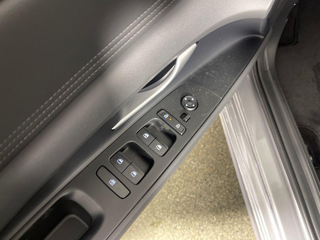 2026 Hyundai Elantra Limited - Photo 18