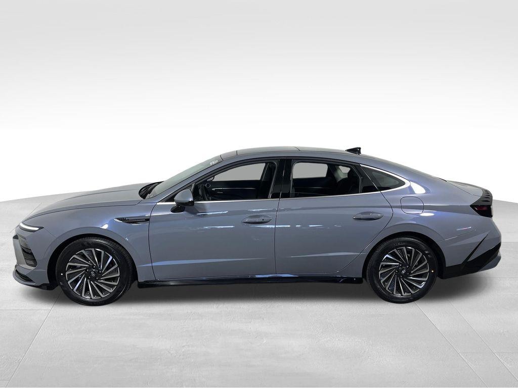 New 2026 Hyundai Sonata Hybrid SEL Sedan
