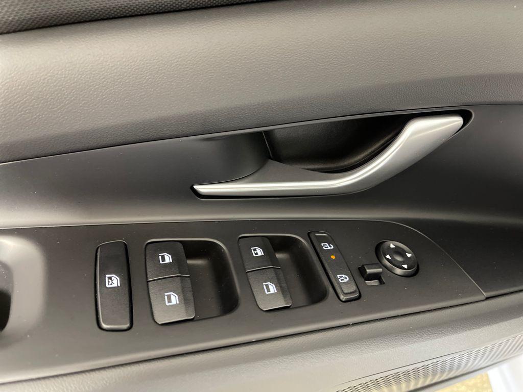 2026 Hyundai Elantra SE - Photo 18