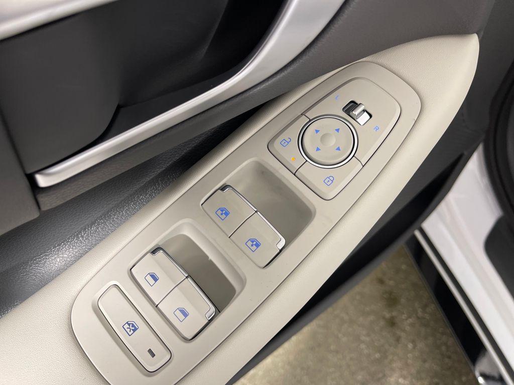 2026 Hyundai Sonata SEL - Photo 18