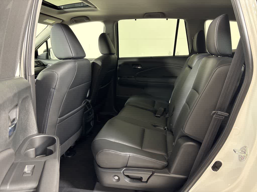 Thumbnail: 2022 Honda Pilot - 16