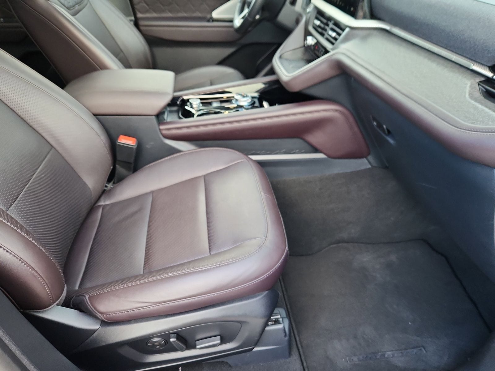 2025 Ford Explorer Platinum - Photo 15