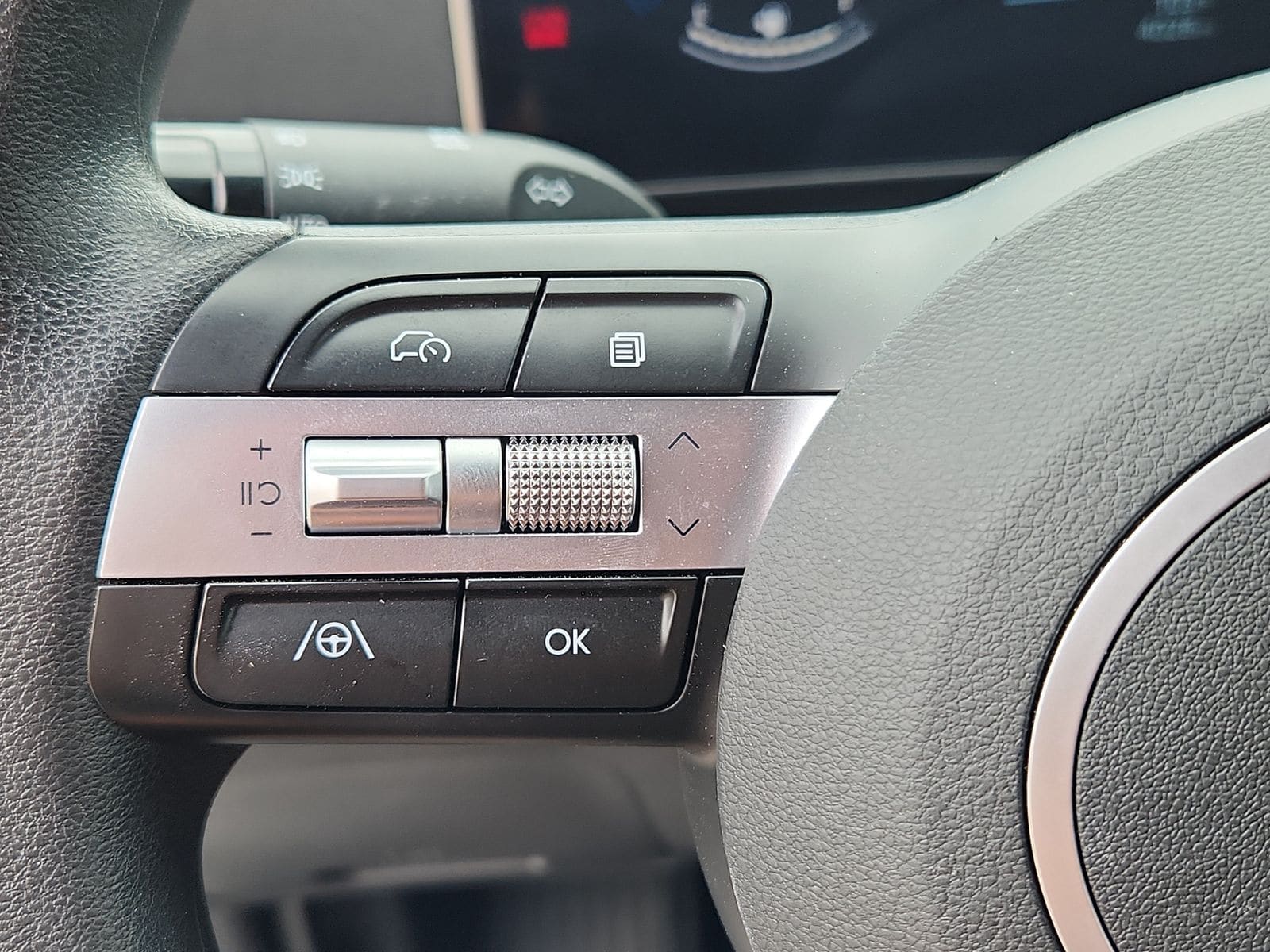2025 Hyundai Santa Cruz SE - Photo 18