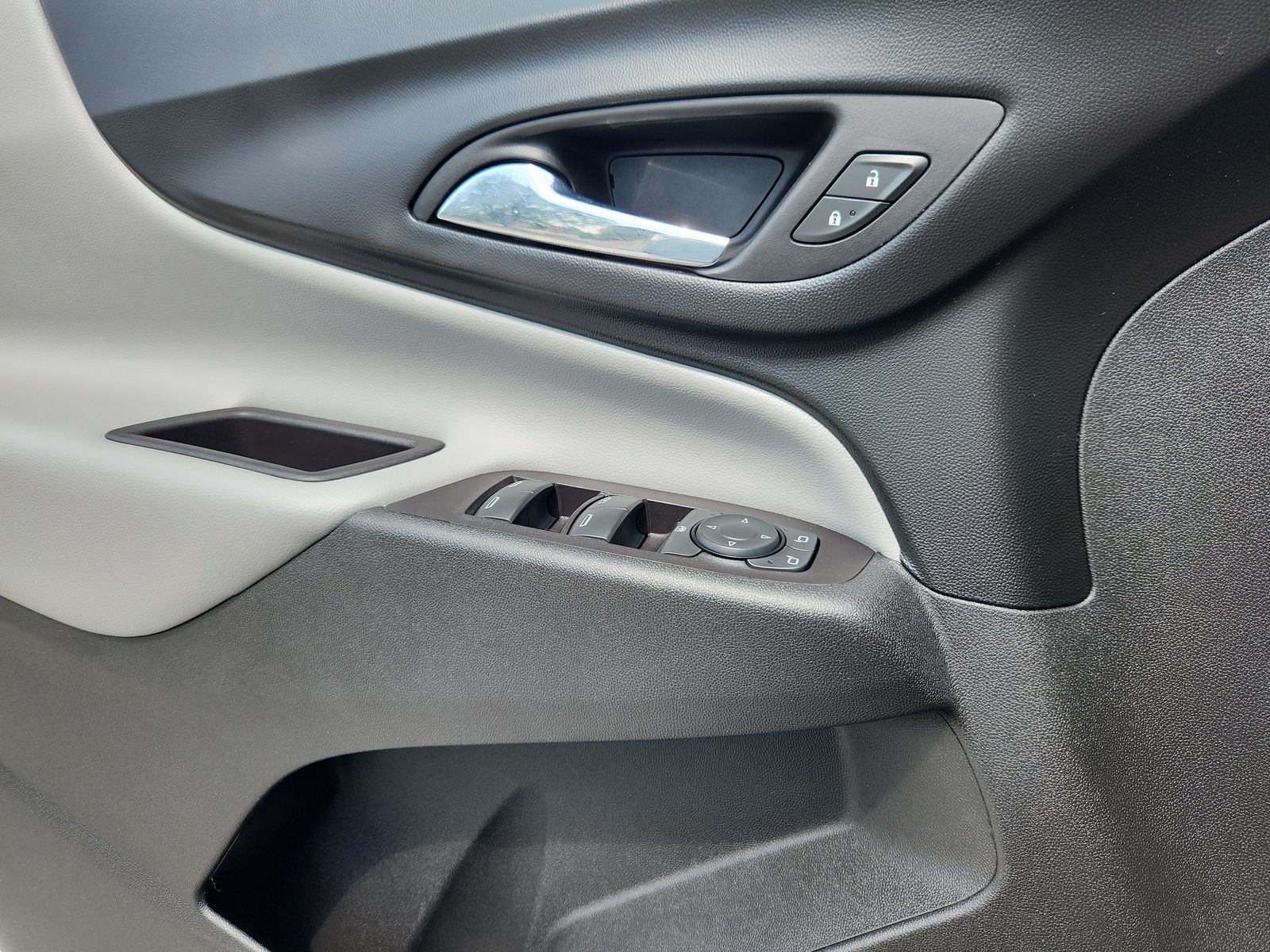2022 Chevrolet Equinox LT - Photo 9