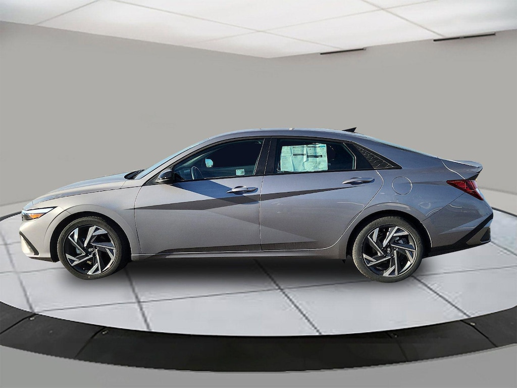 New 2025 Hyundai Elantra SEL Sport Sedan