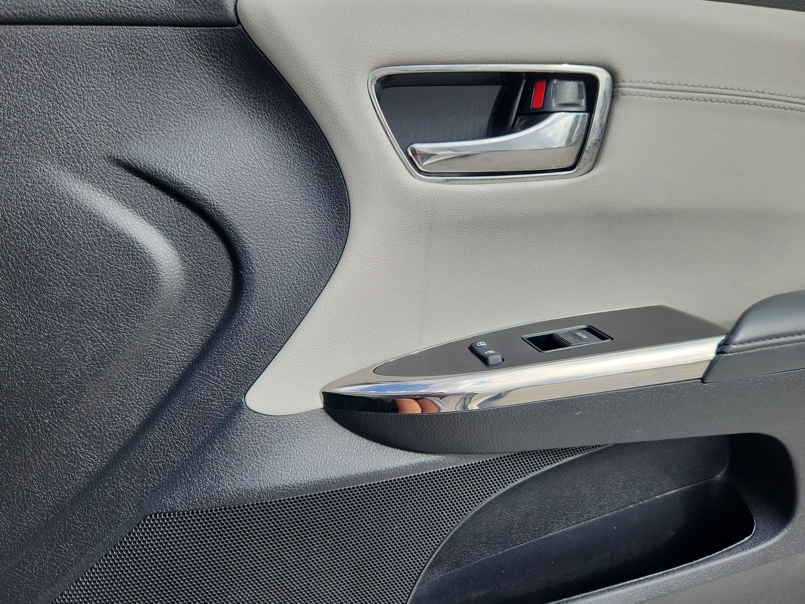 2016 Toyota Avalon XLE - Photo 16