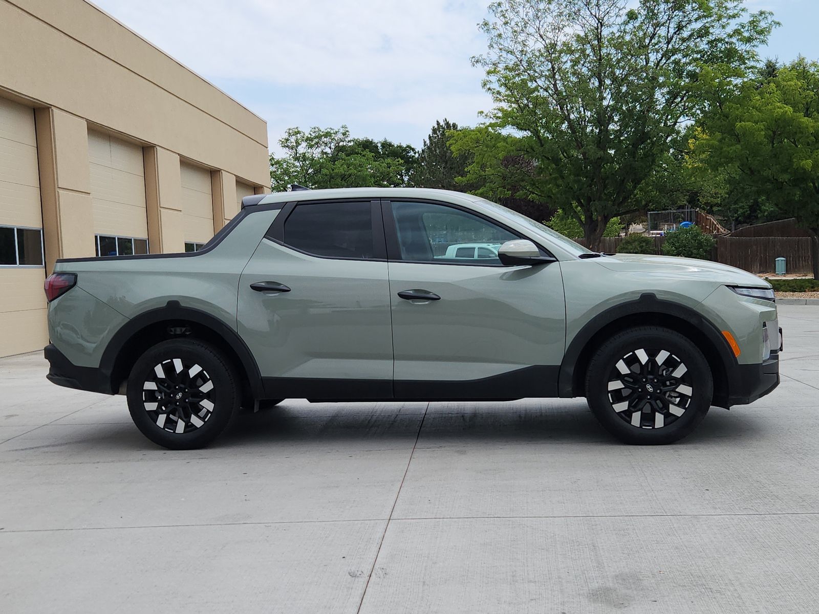 2025 Hyundai Santa Cruz SE - Photo 6