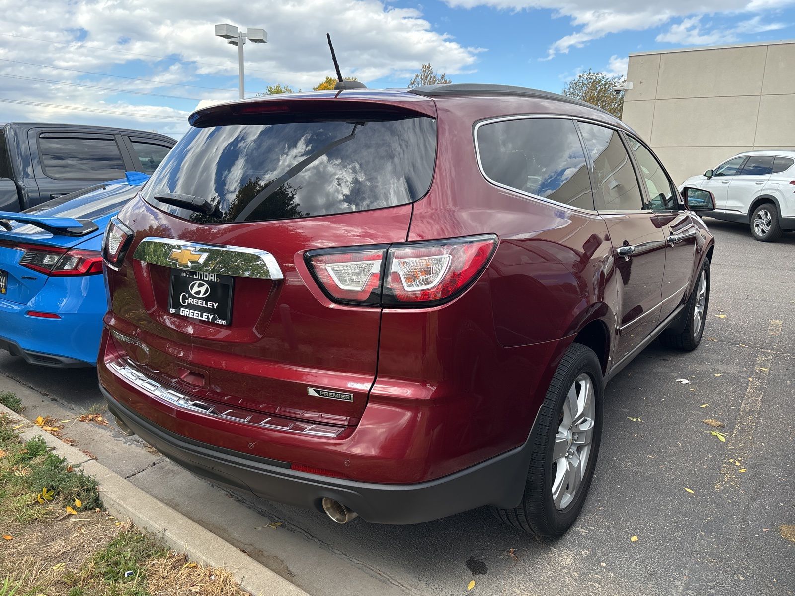 2017 Chevrolet Traverse Premier photo 2