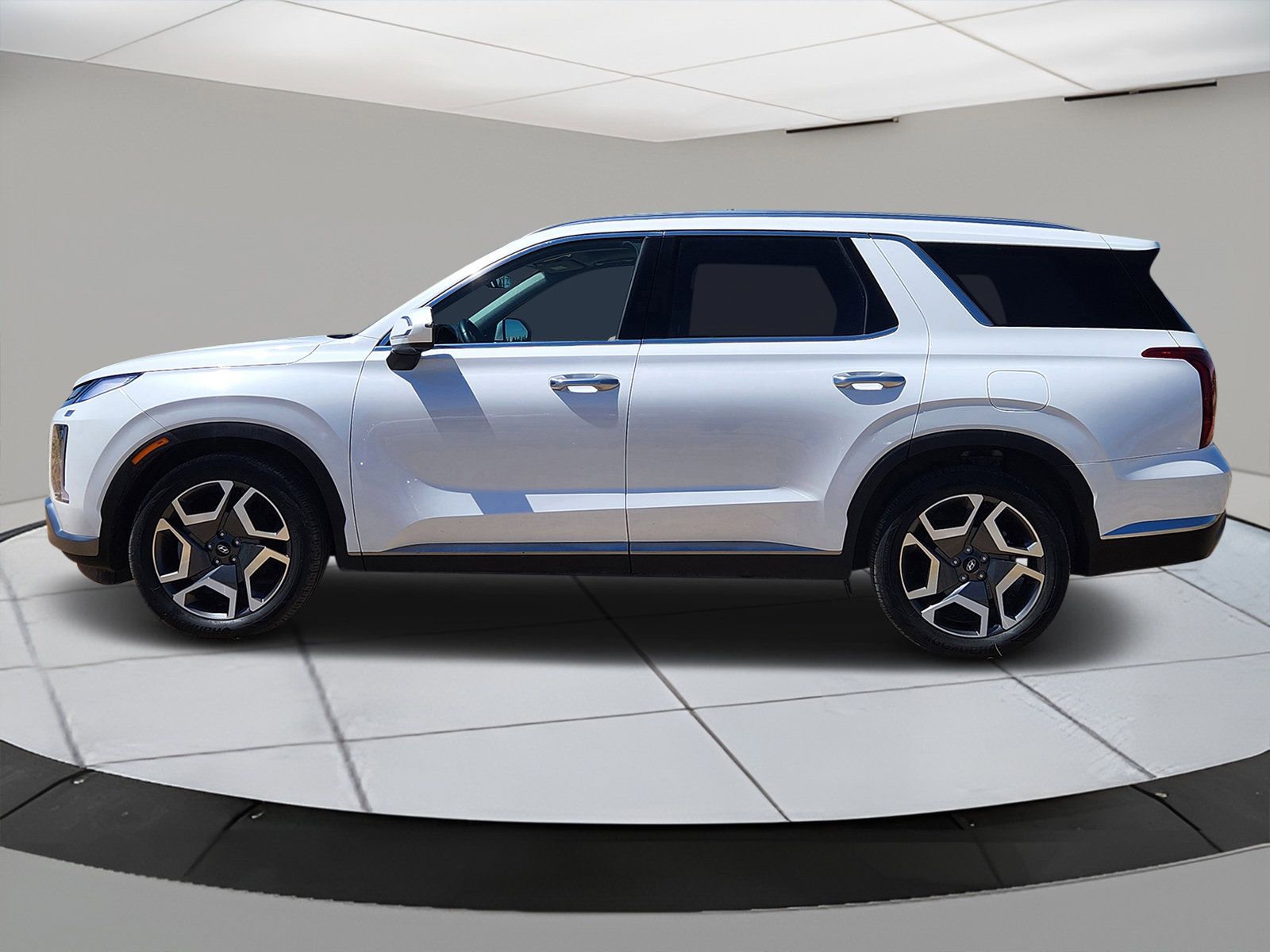 2024 Hyundai Palisade Limited photo 2