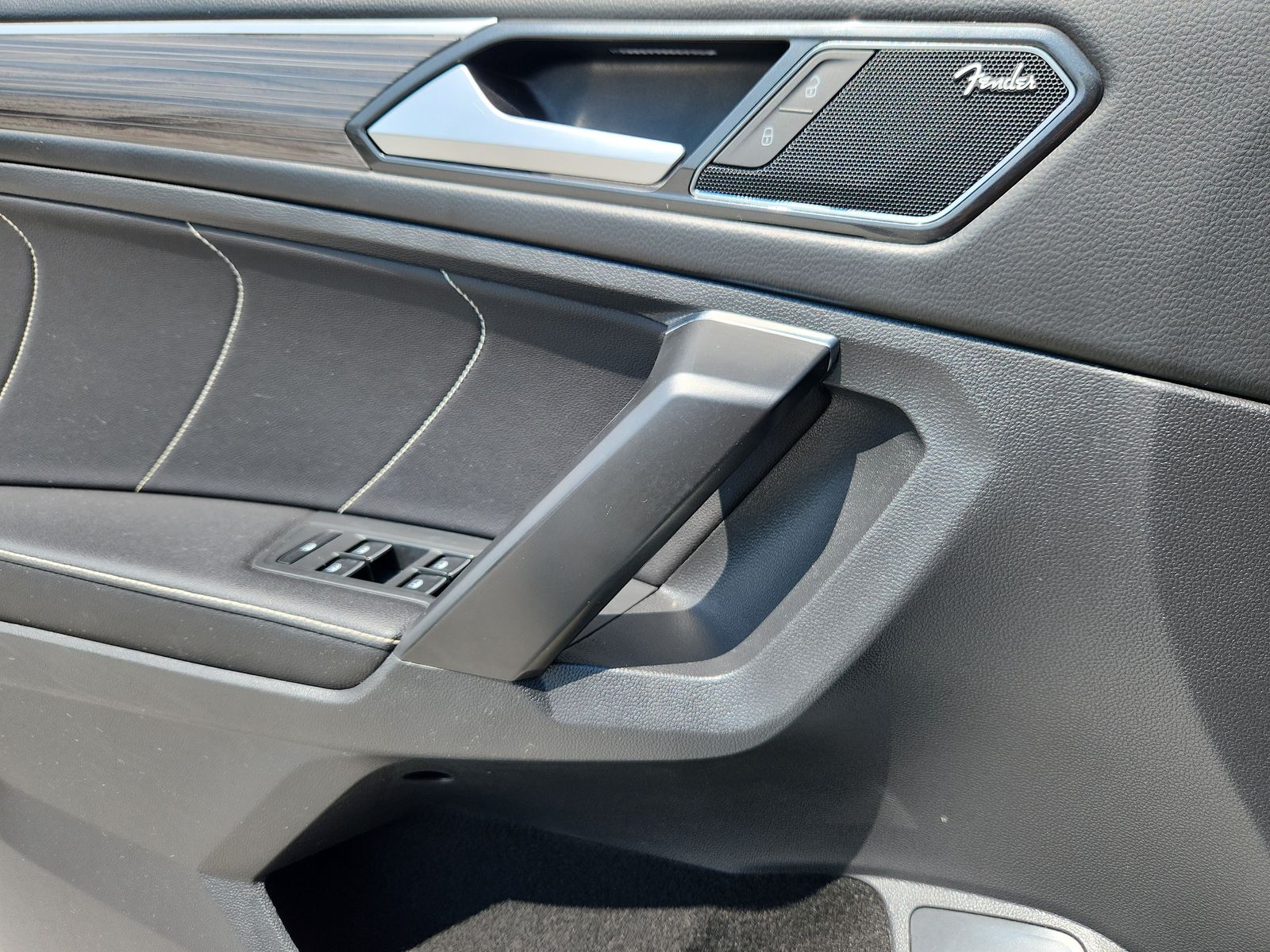 2023 Volkswagen Tiguan SEL R-LINE - Photo 9