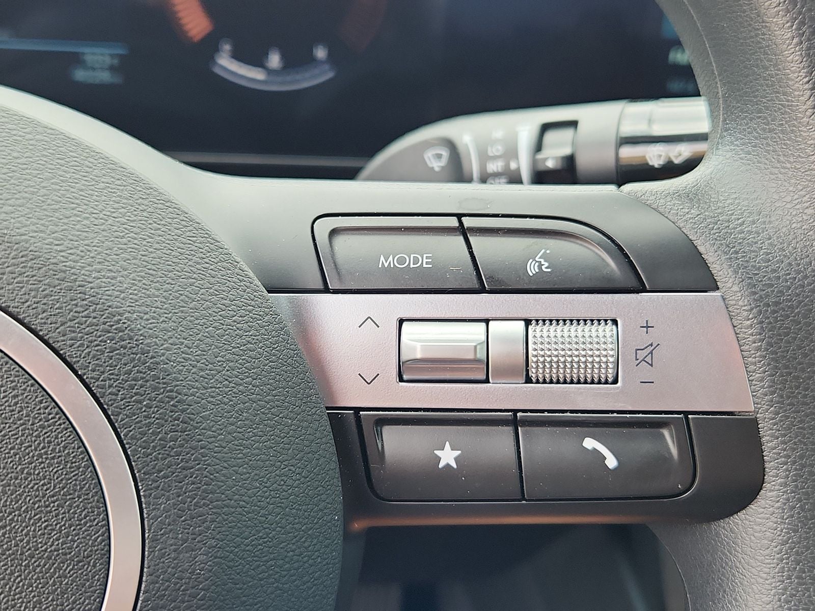 2025 Hyundai Santa Cruz SE - Photo 19