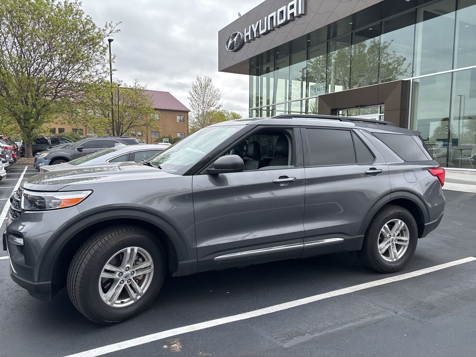 2021 Ford Explorer XLT 4WD's photo