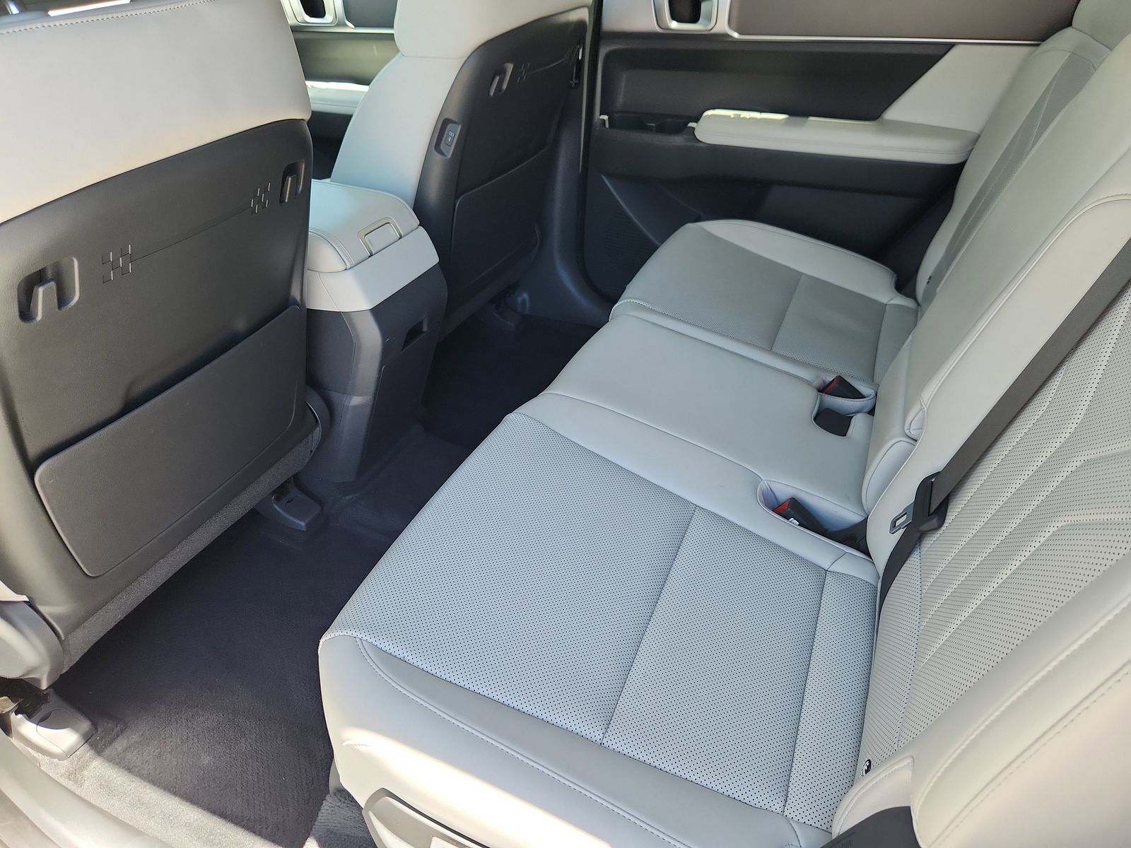 2025 Hyundai Santa Fe SEL - Photo 11