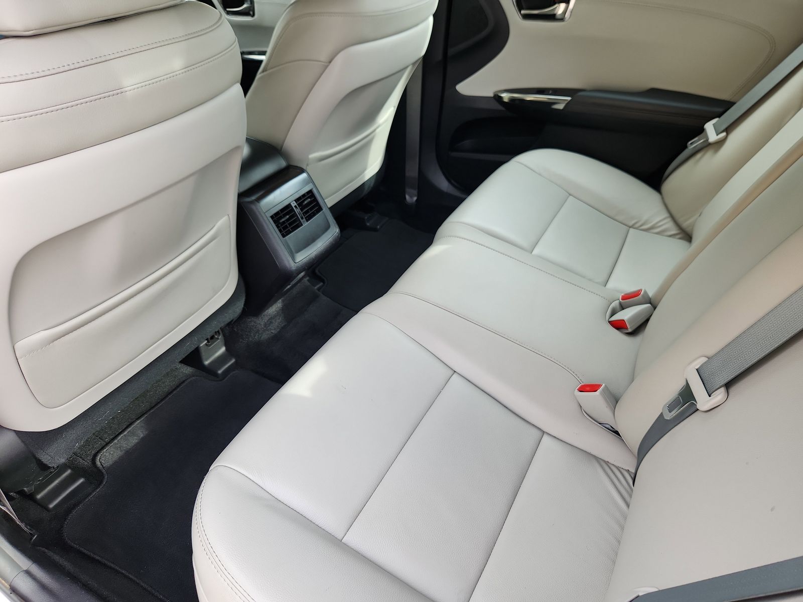 2016 Toyota Avalon XLE - Photo 11
