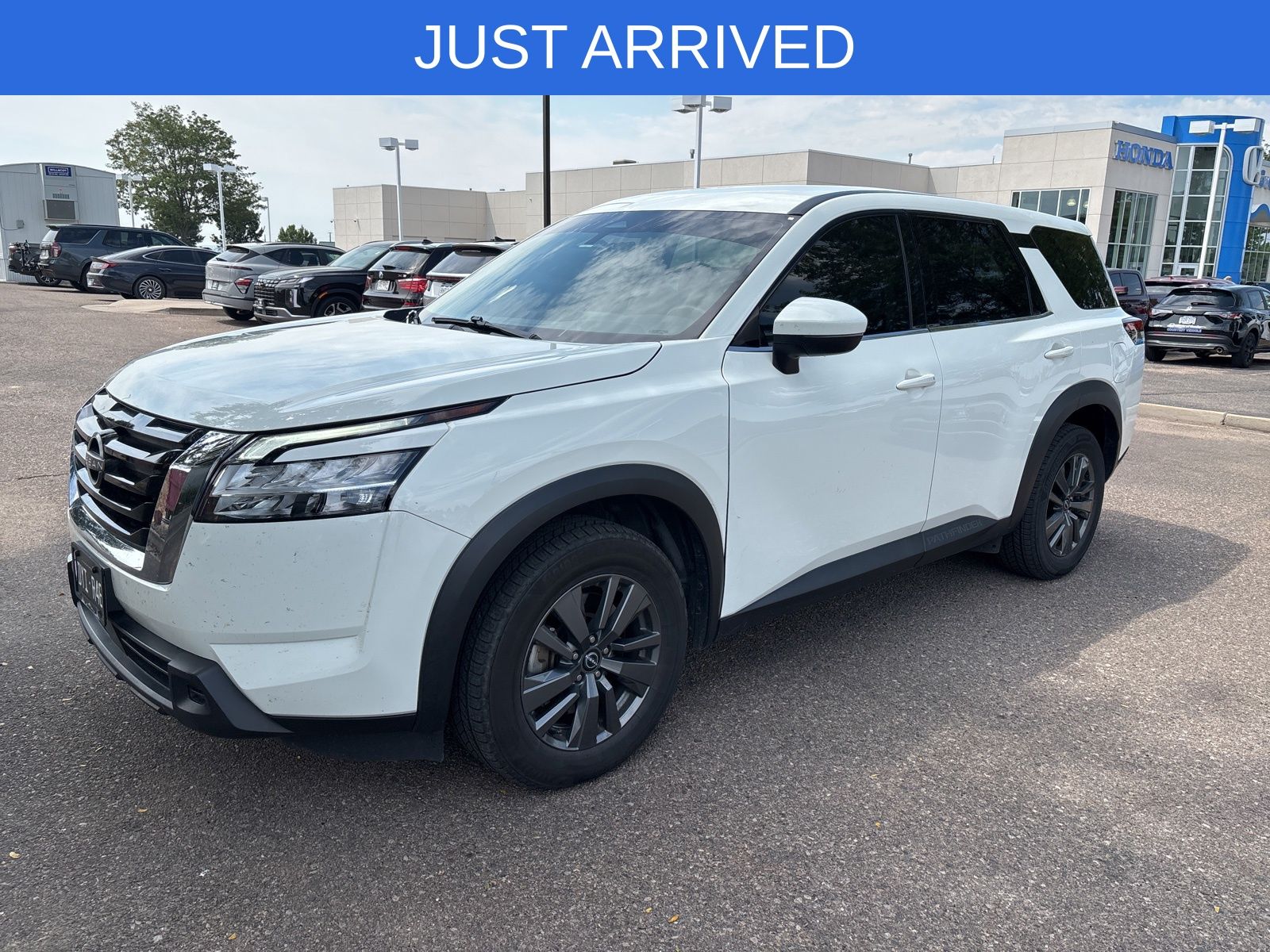 2022 Nissan Pathfinder S