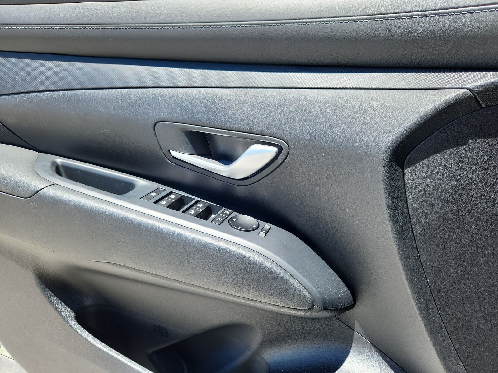 2025 Hyundai Santa Cruz SE - Photo 9