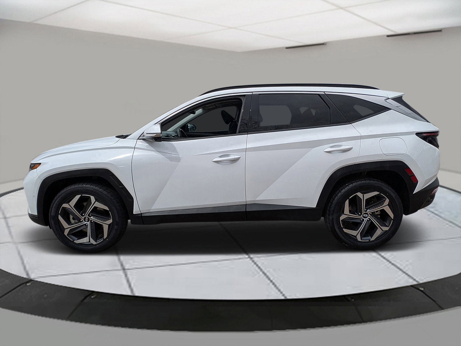 Used 2024 Hyundai Tucson Limited with VIN 5NMJECDEXRH351668 for sale in Greeley, CO