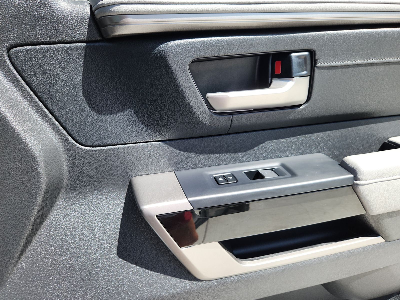 2024 Toyota Tundra Limited - Photo 16