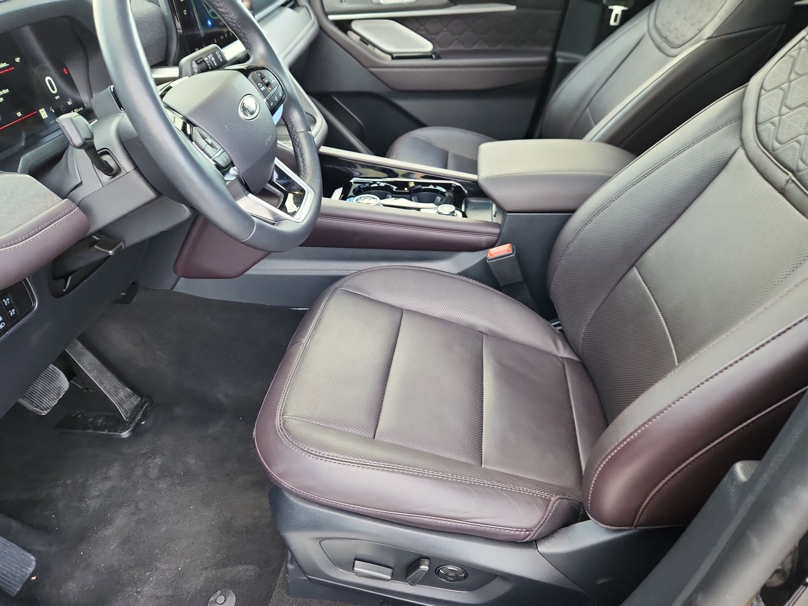 2025 Ford Explorer Platinum - Photo 10
