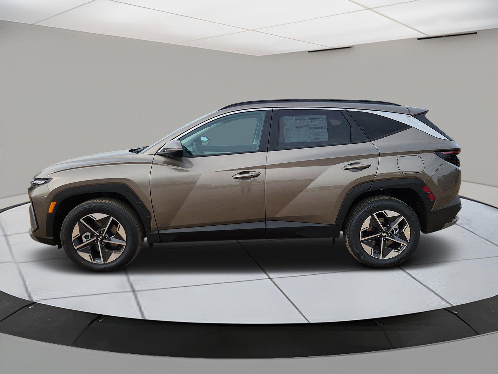 2026 Hyundai Tucson Hybrid SEL Convenience photo 2