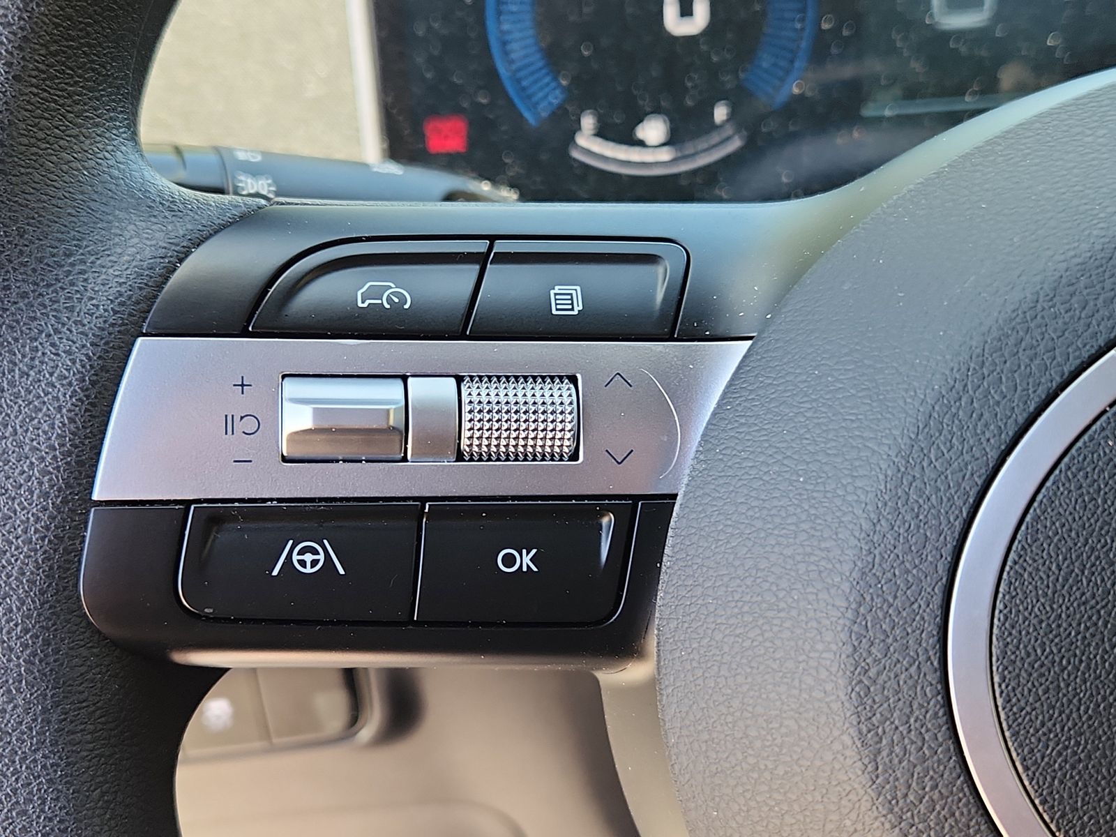 2025 Hyundai Santa Cruz SE - Photo 18
