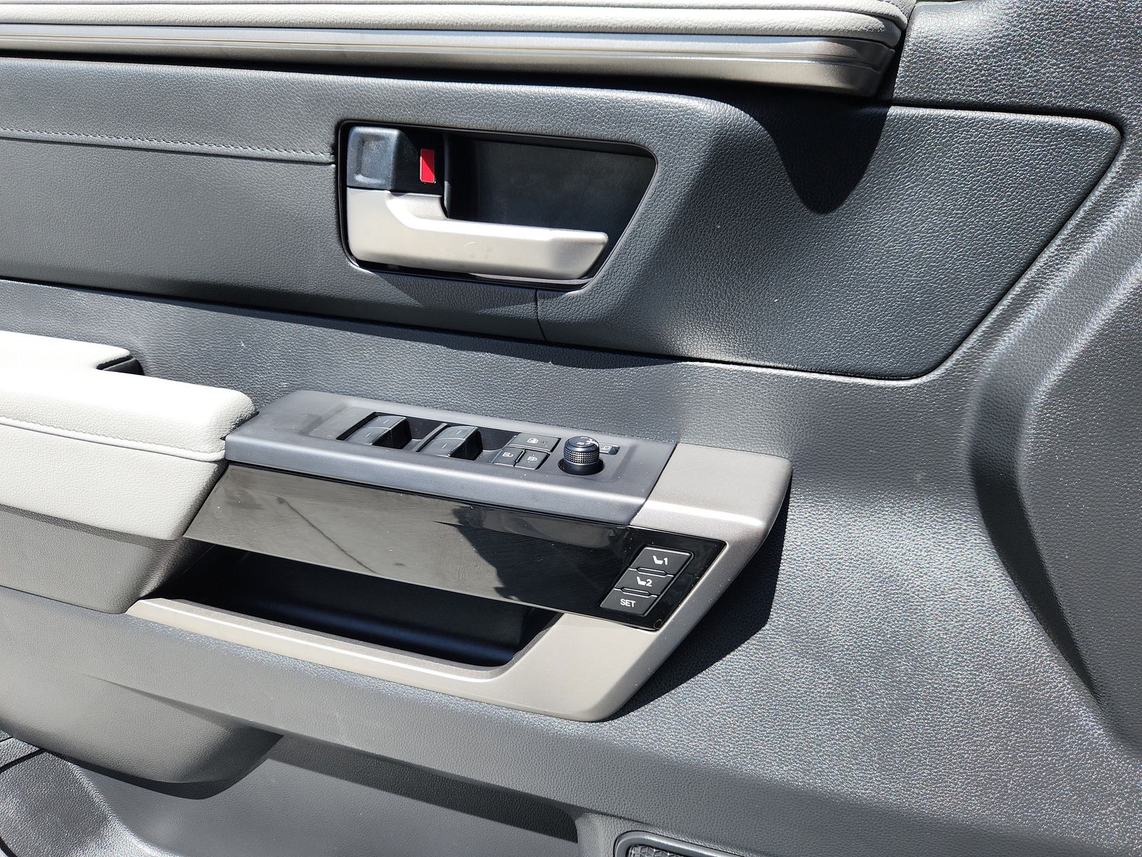 2024 Toyota Tundra Limited - Photo 9