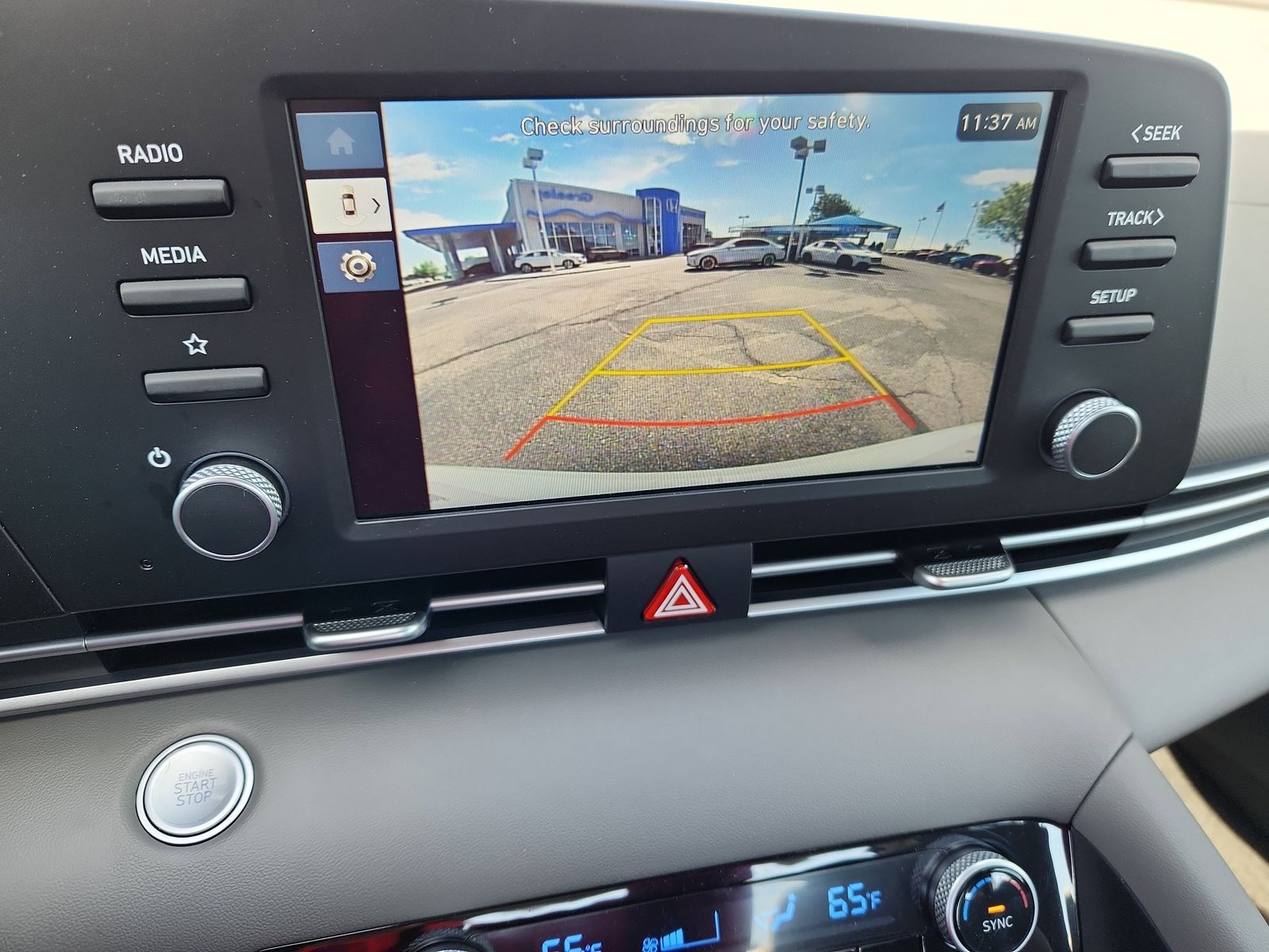 2025 Hyundai Elantra SEL - Photo 17