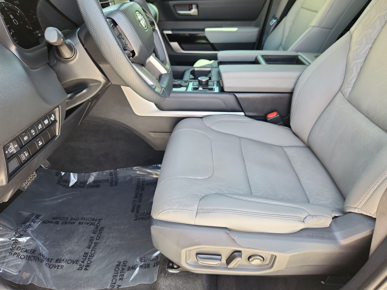 2024 Toyota Tundra Limited - Photo 10