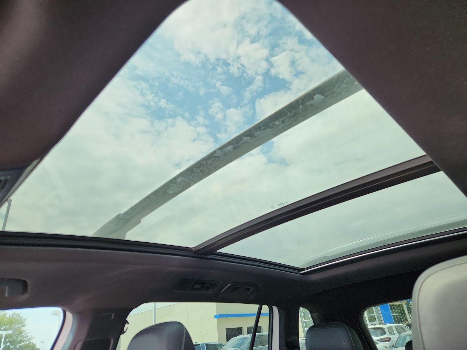 2023 Volkswagen Tiguan SEL R-LINE - Photo 25