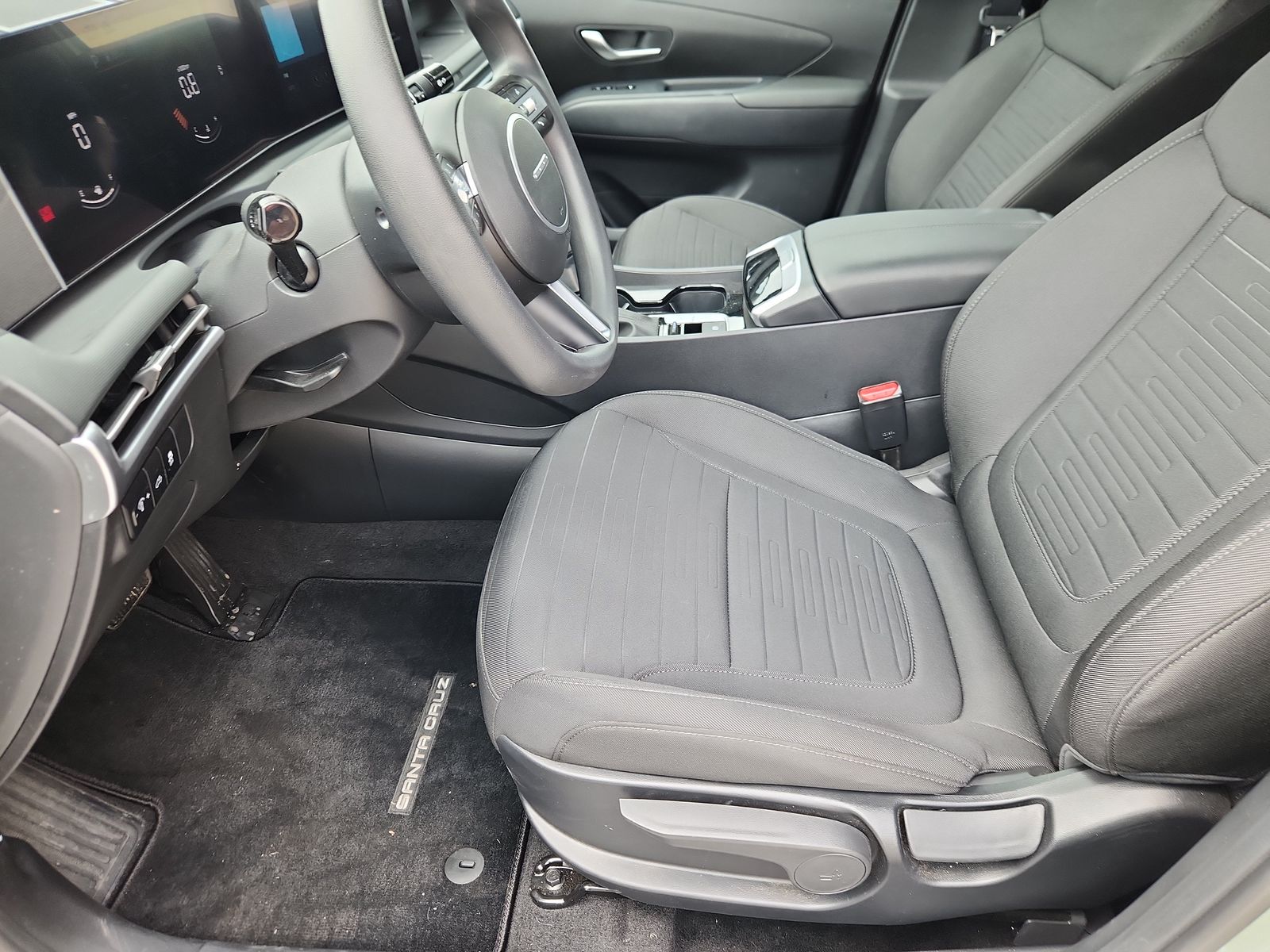 2025 Hyundai Santa Cruz SE - Photo 10