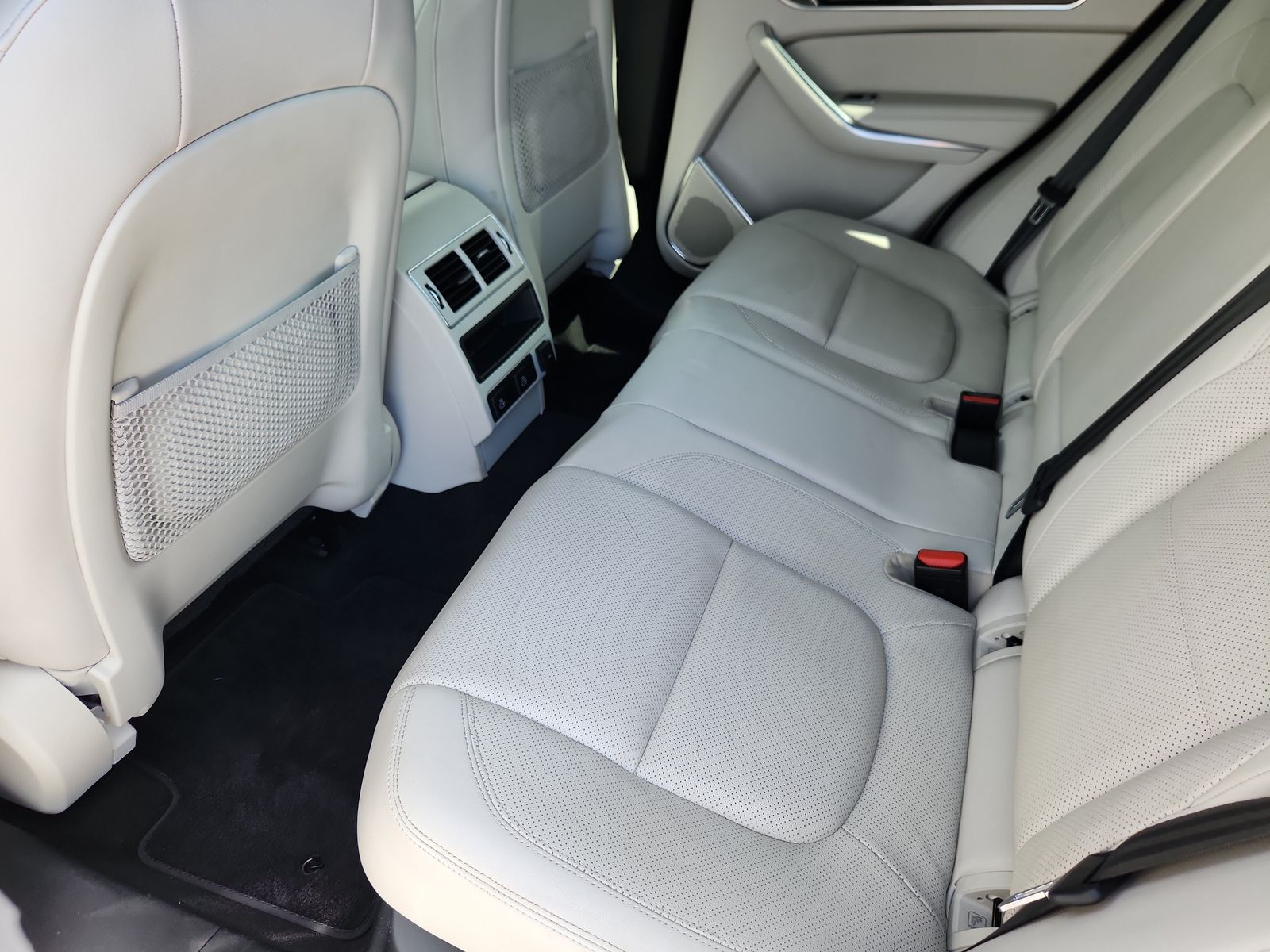 2021 Jaguar F-Pace S - Photo 11