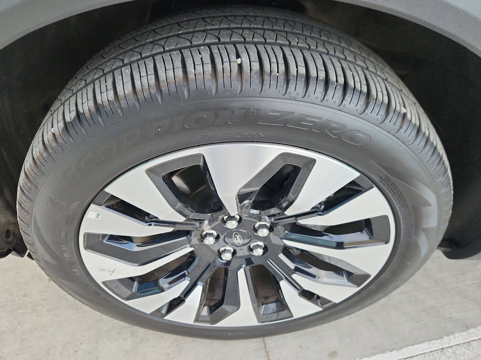 2025 Ford Explorer Platinum - Photo 19