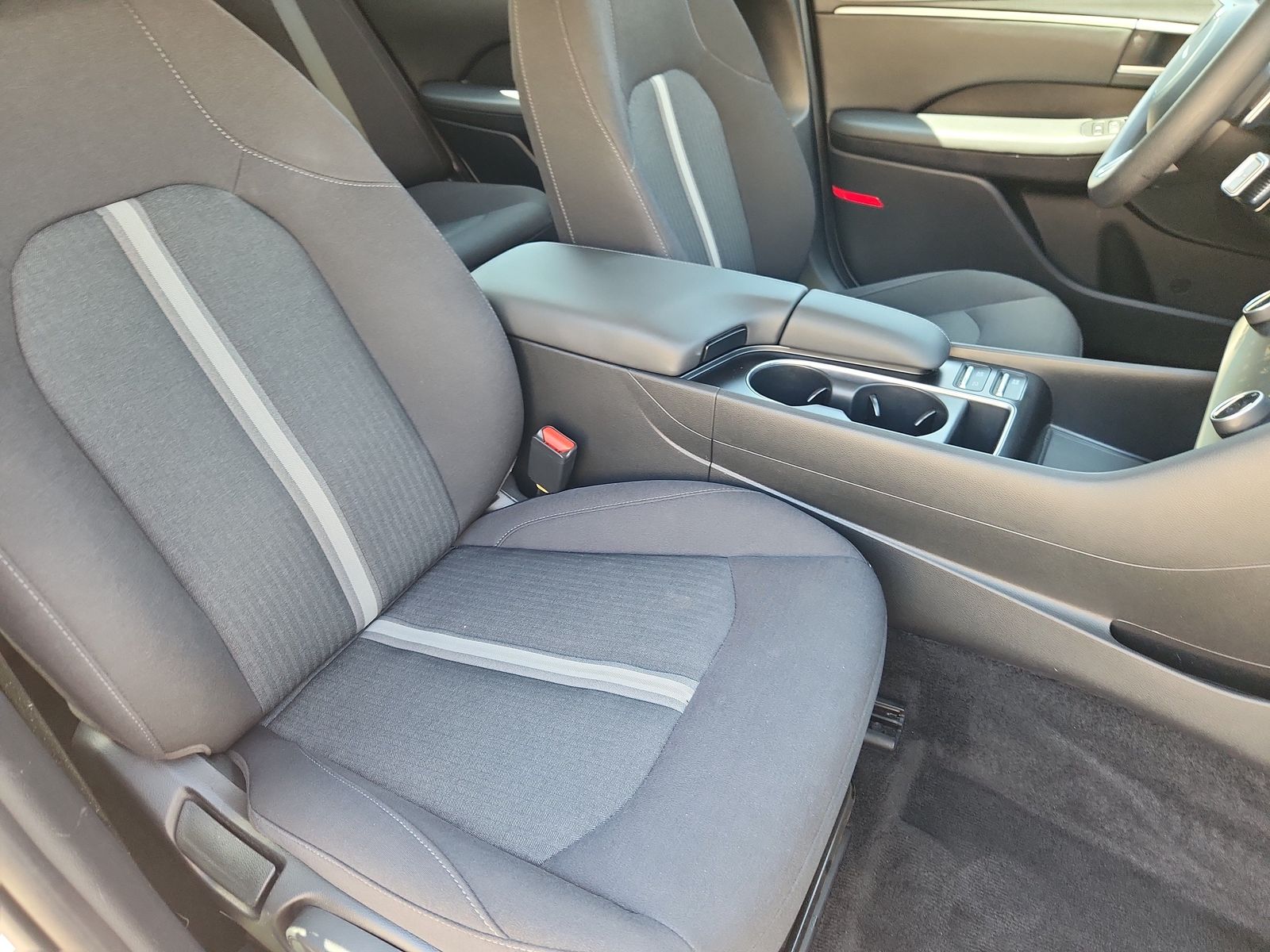 2025 Hyundai Sonata SEL - Photo 14