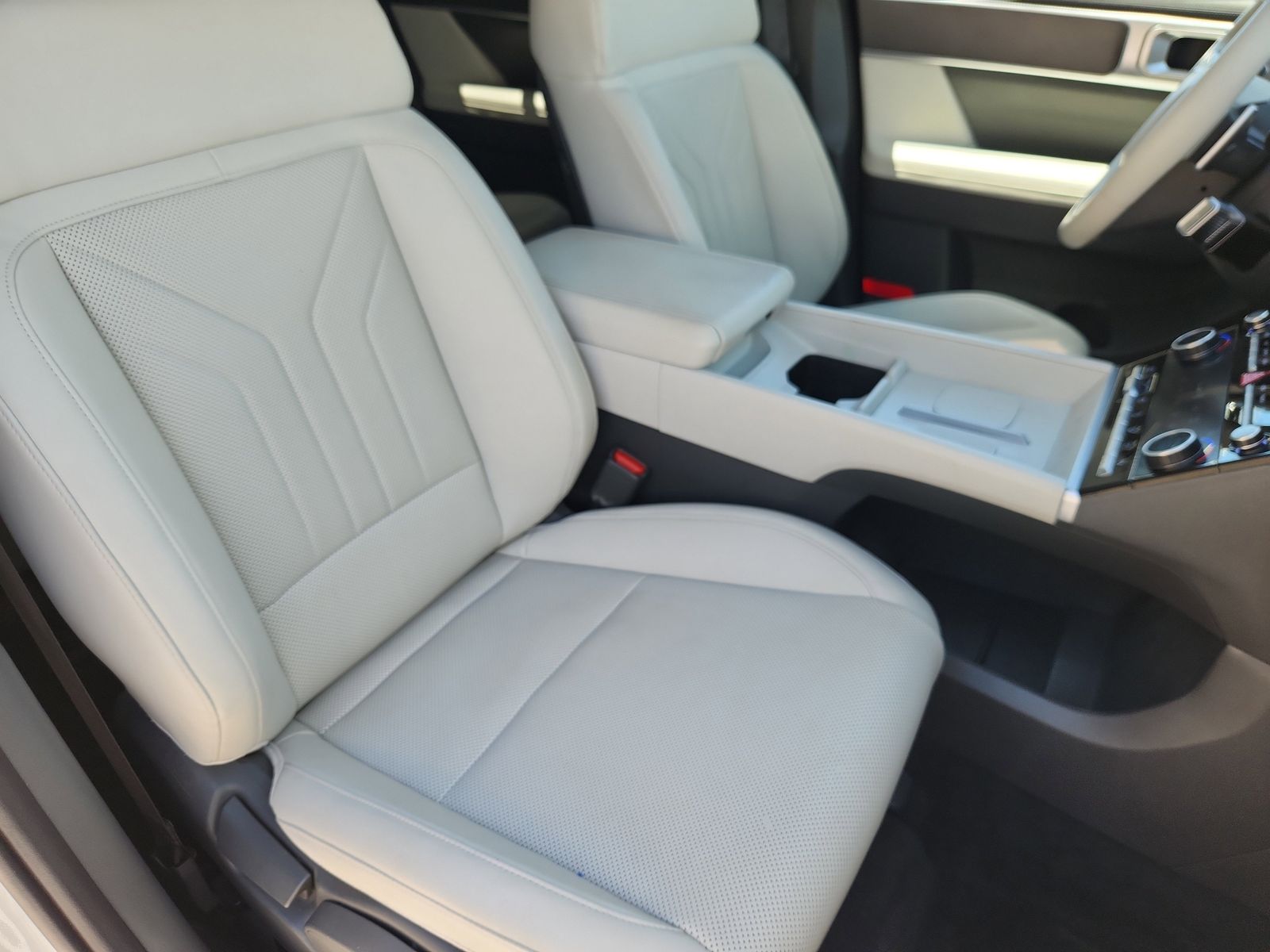 2025 Hyundai Santa Fe SEL - Photo 15