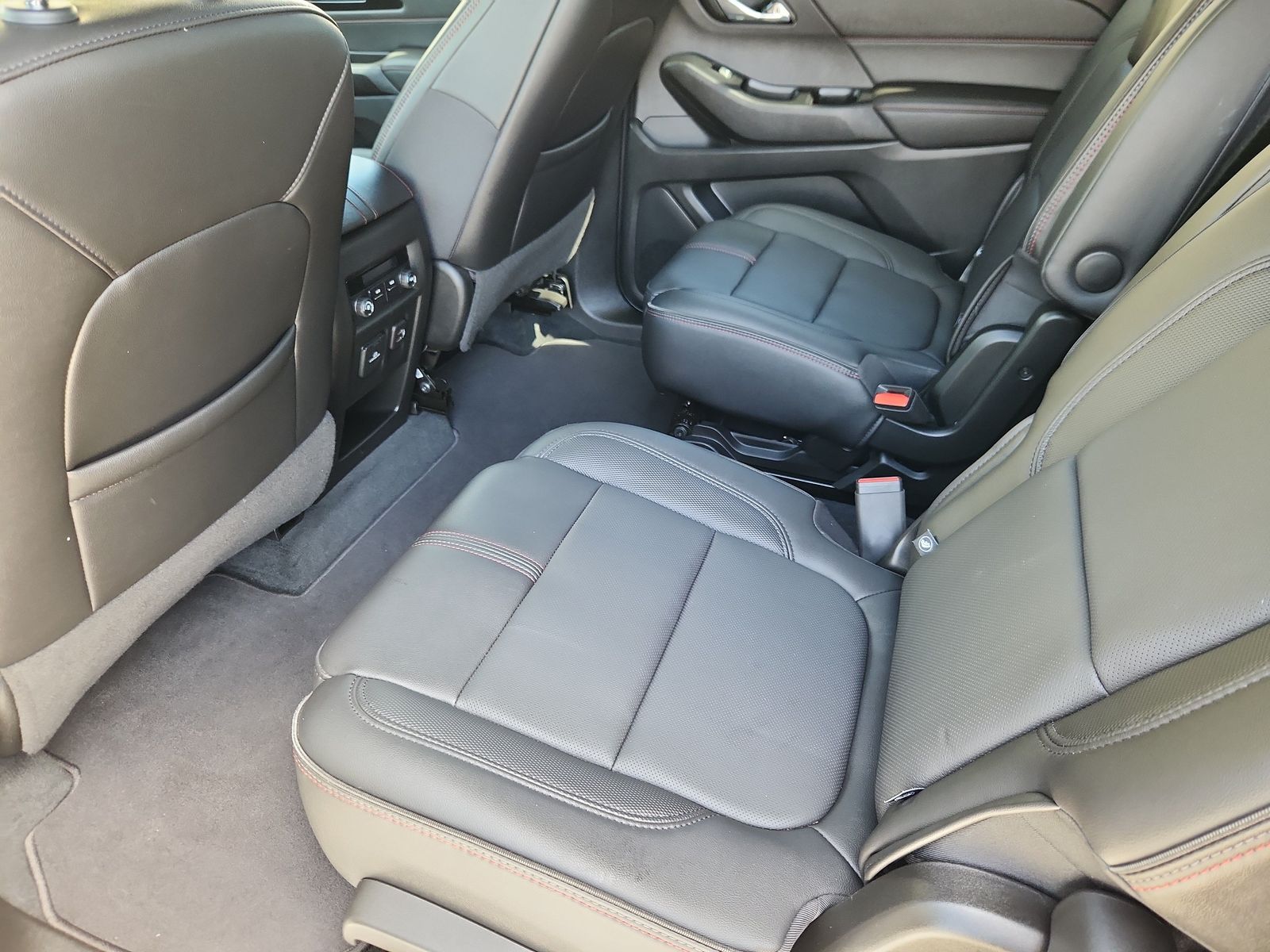 2023 Chevrolet Traverse RS - Photo 11