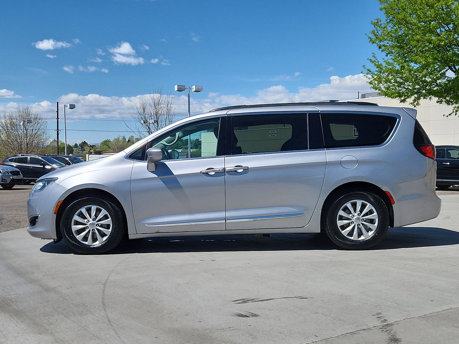 Used 2017 Chrysler Pacifica Touring-L with VIN 2C4RC1BG0HR526435 for sale in Greeley, CO