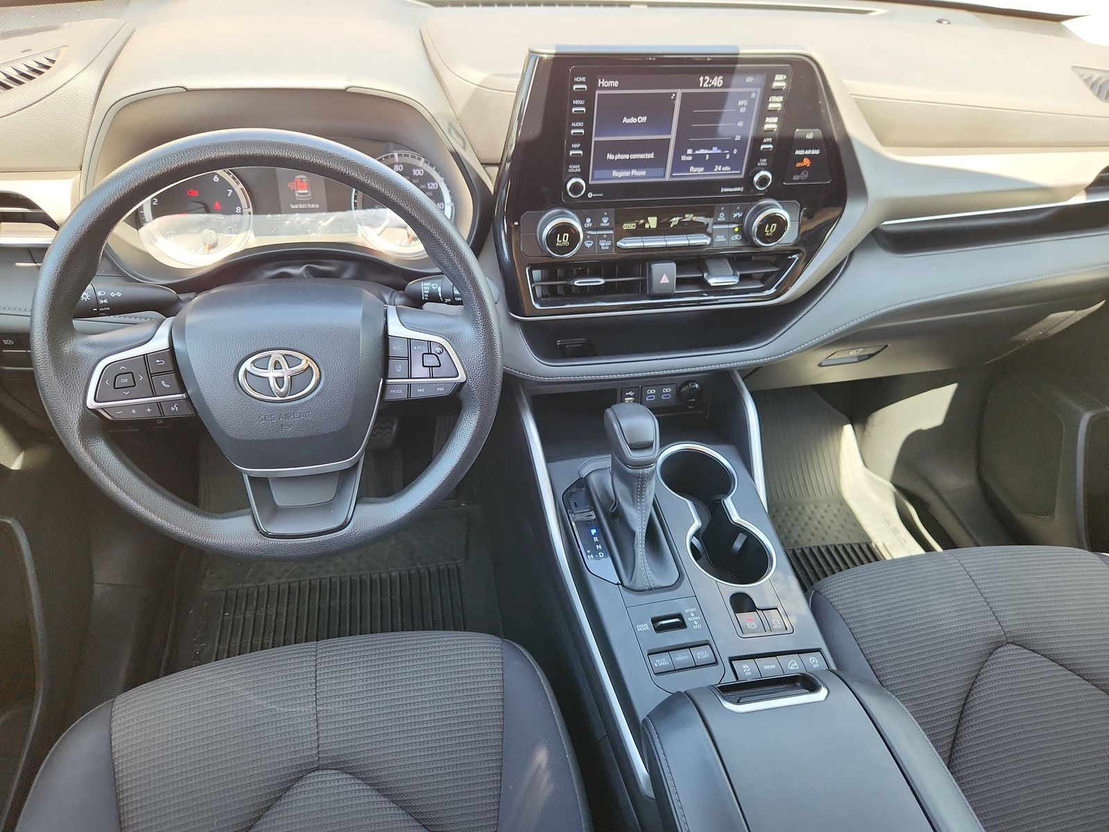 2022 Toyota Highlander L - Photo 12