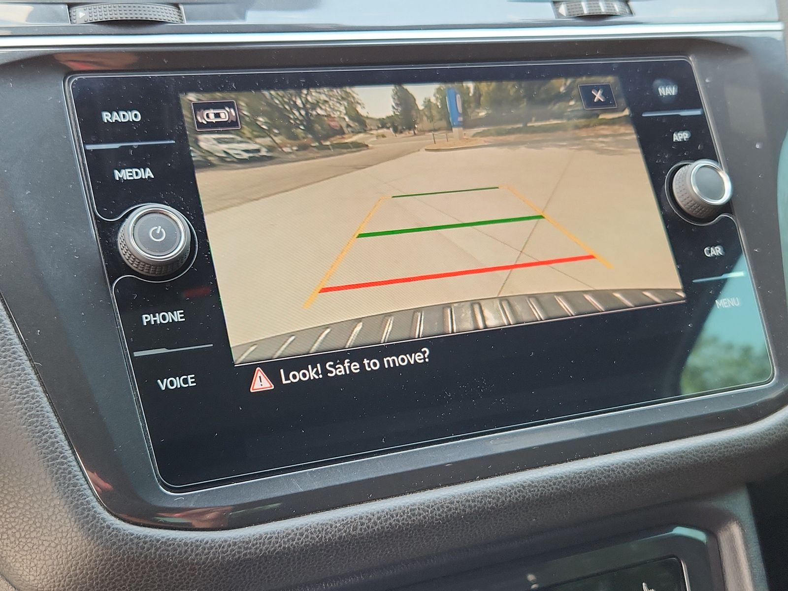 2023 Volkswagen Tiguan SEL R-LINE - Photo 23