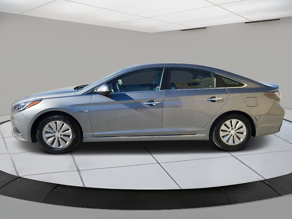 Used 2017 Hyundai Sonata Hybrid SE Sedan