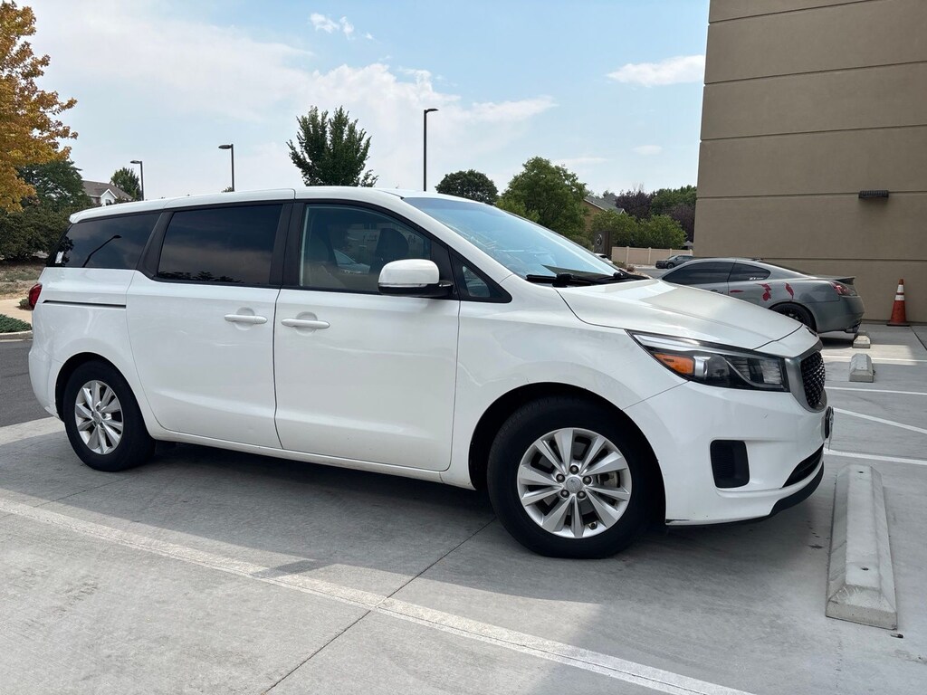 Used 2017 Kia Sedona LX Van Passenger Van