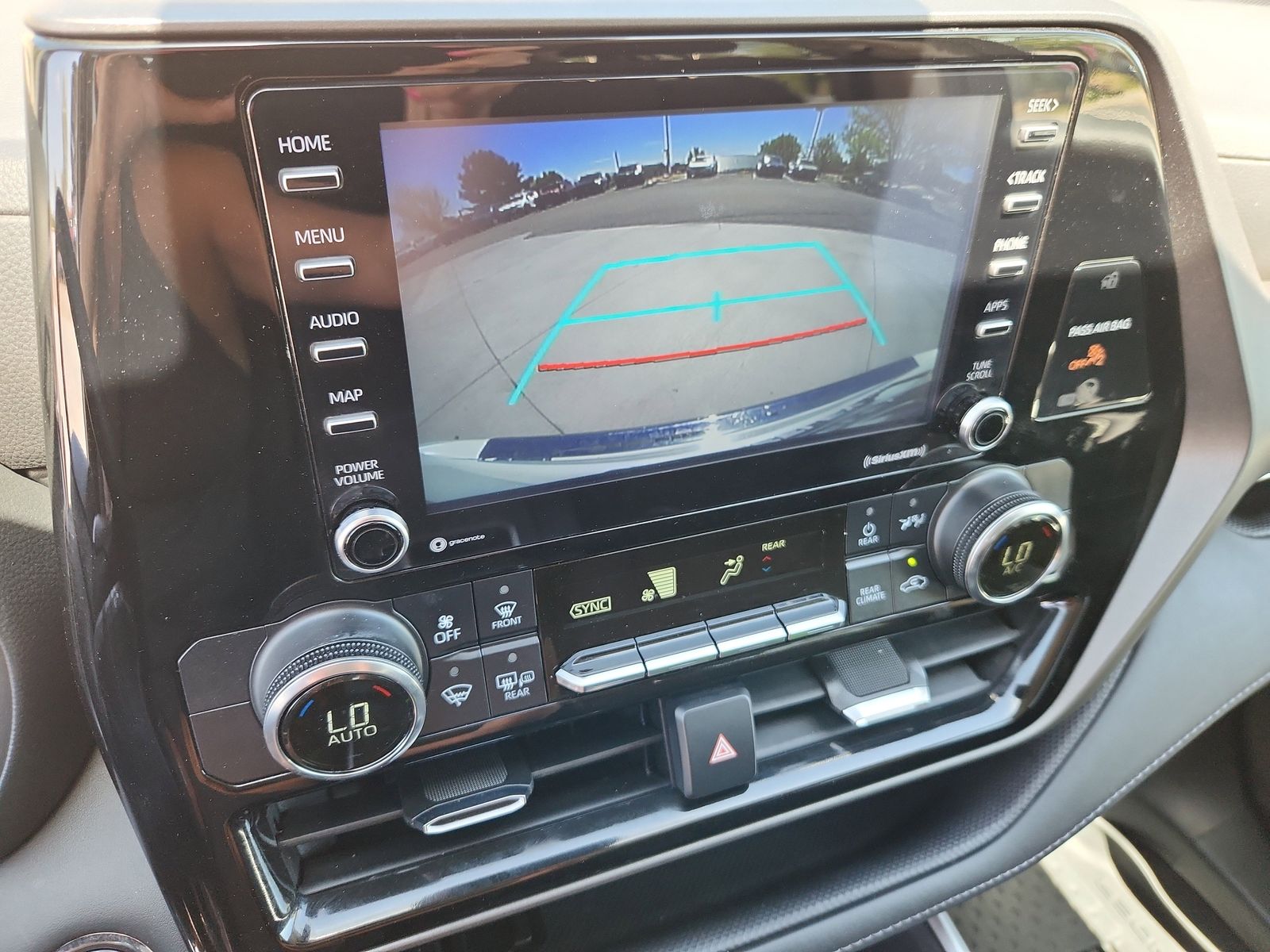 2022 Toyota Highlander L - Photo 23