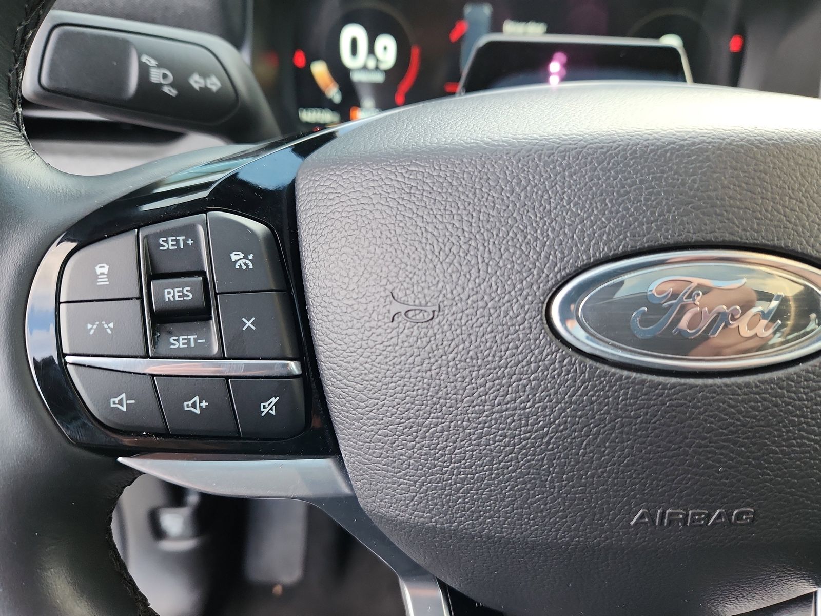 2025 Ford Explorer Platinum - Photo 21