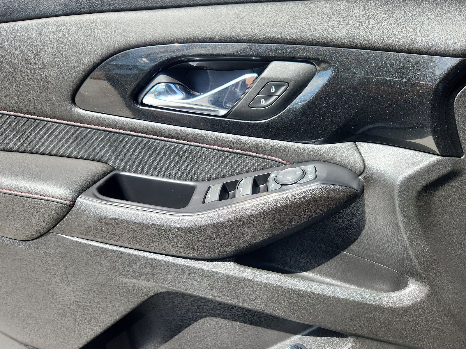 2023 Chevrolet Traverse RS - Photo 9