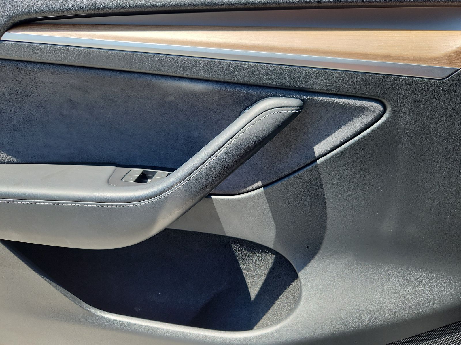 2023 Tesla Model Y Long Range - Photo 9
